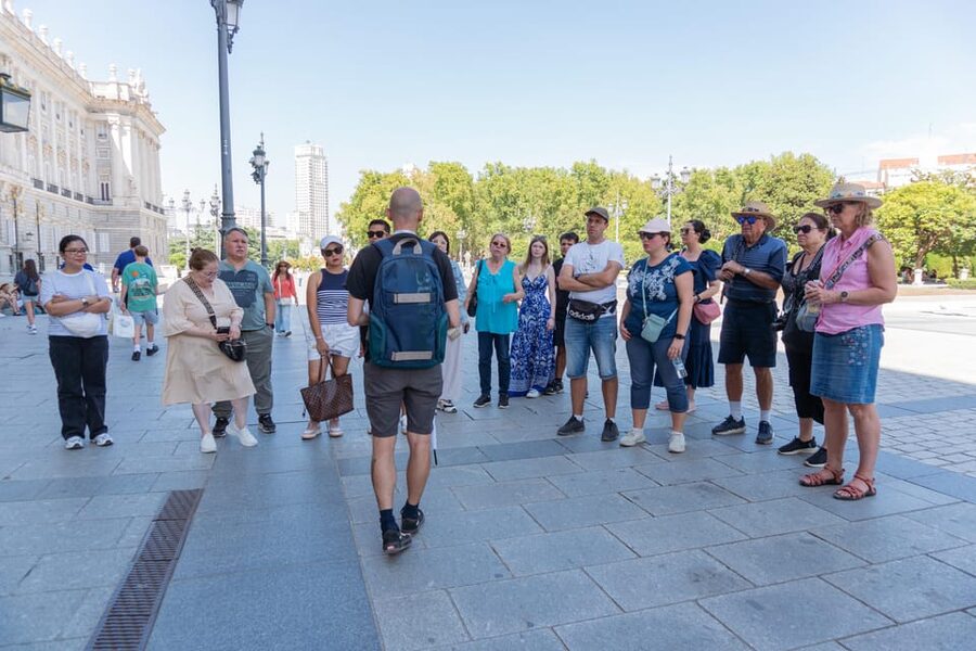 Madrid: Royal Palace VIP Tour with Skip-the-Line Ticket - Photo Rules and Real-World Expectations Inside the Palace