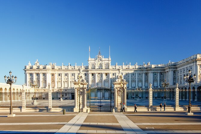 Madrid’s History, Bites & Sips – An Intimate Tour Since 2018 - Inside Sobrino de Botín: A Madrid Institution from 1725