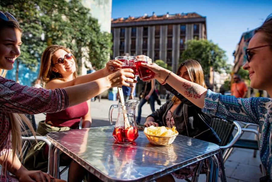 Madrid’s Private Walking Tour: A Food Tasting Journey - Real Monasterio de la Encarnación to Plaza de Oriente: the walk’s opening move