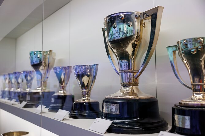 Madrid: Santiago Bernabeu and Real Madrid Guided tour - Official Store Stop: A Smart Final Moment