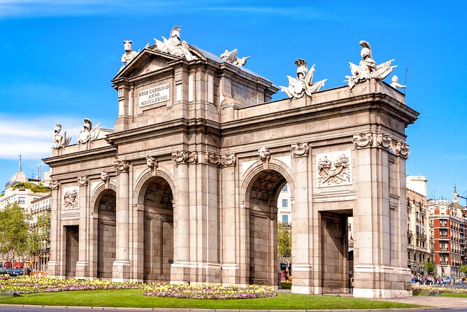 Madrid Scavenger Hunt and Sights Self-Guided Tour - How the Explorial-App turns sights into a clue game