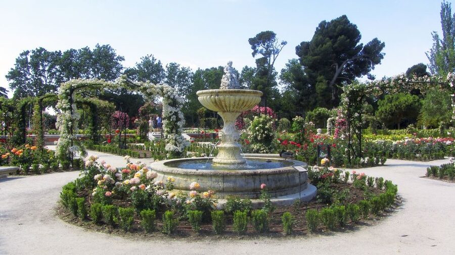 Madrid: Secrets of Retiro Park 2-Hour Walking Tour - Alfonso XII, the Artichoke Fountain, and the Felipe IV Gate: the “don’t miss” stops