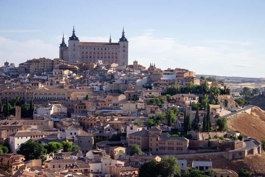 Madrid: Segovia, Ávila & Toledo Day Trip with Optional Lunch - Ávila: Medieval Walls and the Mirador de los Cuatro Postes Photo Moment