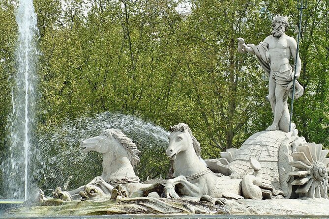 Madrid Self-Guided Audio Tour - Church Domes, the Almudena Cathedral, and the Royal Palace