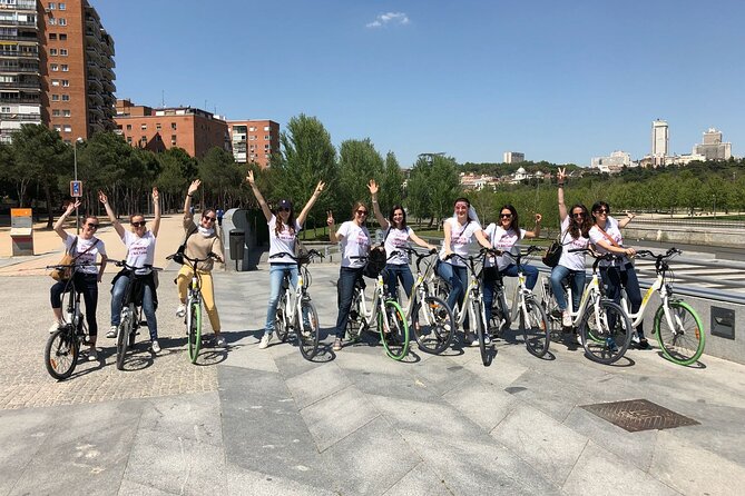 Madrid Sightseeing Electric Bike tour (Small group. Semi private) - Plaza de Oriente: where the views and photos make sense