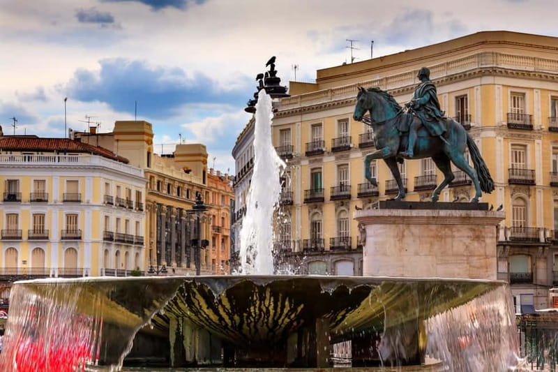 Madrid: Small-group historical walking tour - Plaza Mayor and Plaza de la Villa: where Madrid held court