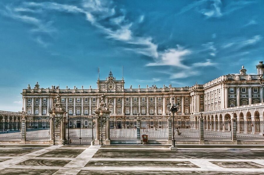 Madrid: Small-Group Royal Palace Guided Tour (Up to 8) - Royal collections finish: Stradivarius violins, crown room, throne details, armory