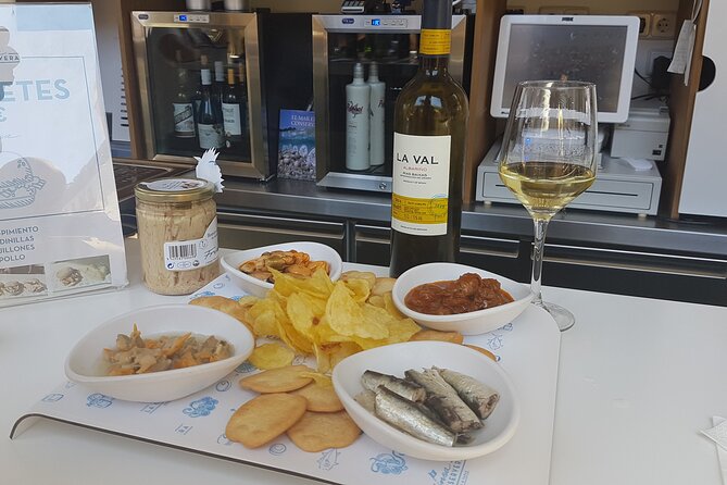 Madrid Small Group Tapas Tour at 4 Venues -Lunch or Dinner - Old Town food court and Madrid’s main square: the local tempo