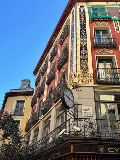 Madrid: Small Group Tour with Tapas & Drinks - Why the small group size actually changes the tour