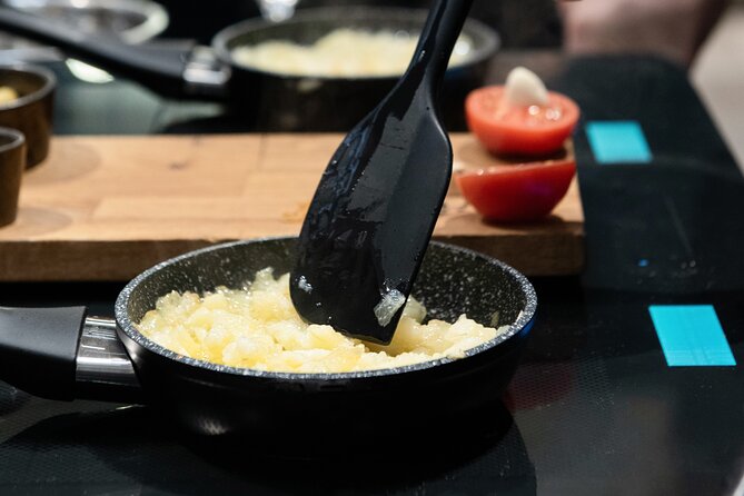 Madrid Spanish Omelet Cooking Class and Bottomless Wine brunch - Bottomless cava or wine, plus tea and coffee, while you cook