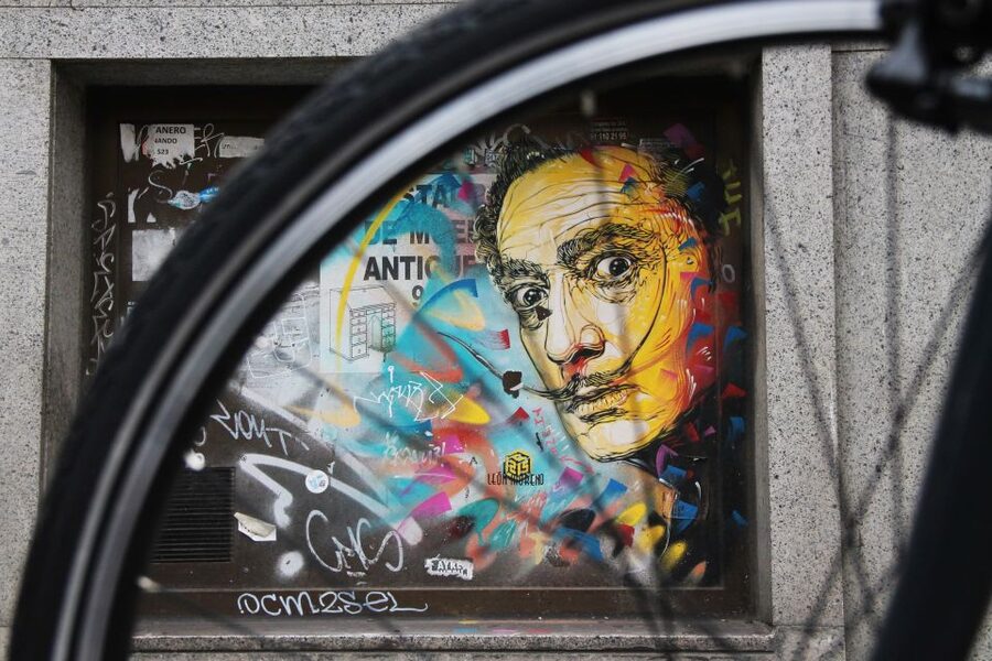 Madrid: Street Art Bike Tour - Muelle and the 1989 tag: the Madrid pioneer moment