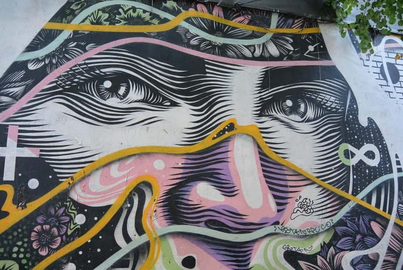 Madrid Street Art Tour (Malasaña Chueca Gran Via & Lavapies) - Getting started in Sol: first stops and the photo-friendly rhythm