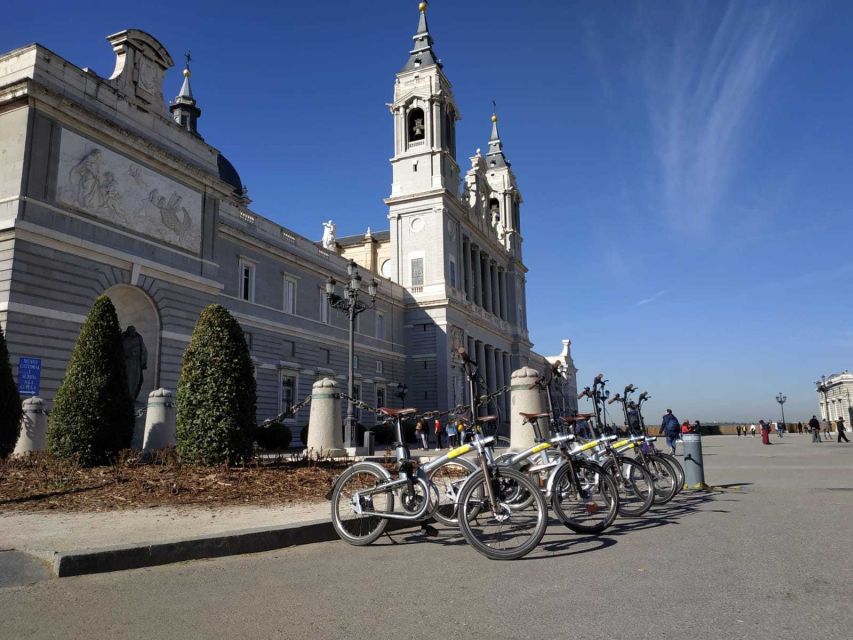 Madrid: Sunset and Night Lights Bike Tour - Key moments that make this tour work