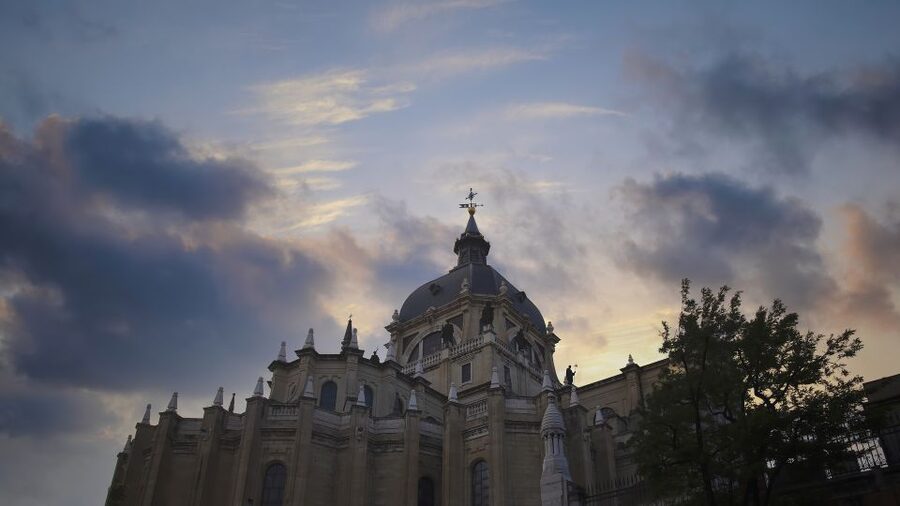Madrid: Sunset Walking Tour with Optional Flamenco Show - Plaza Mayor Finish Near Puerta del Sol: Keep the Night Going