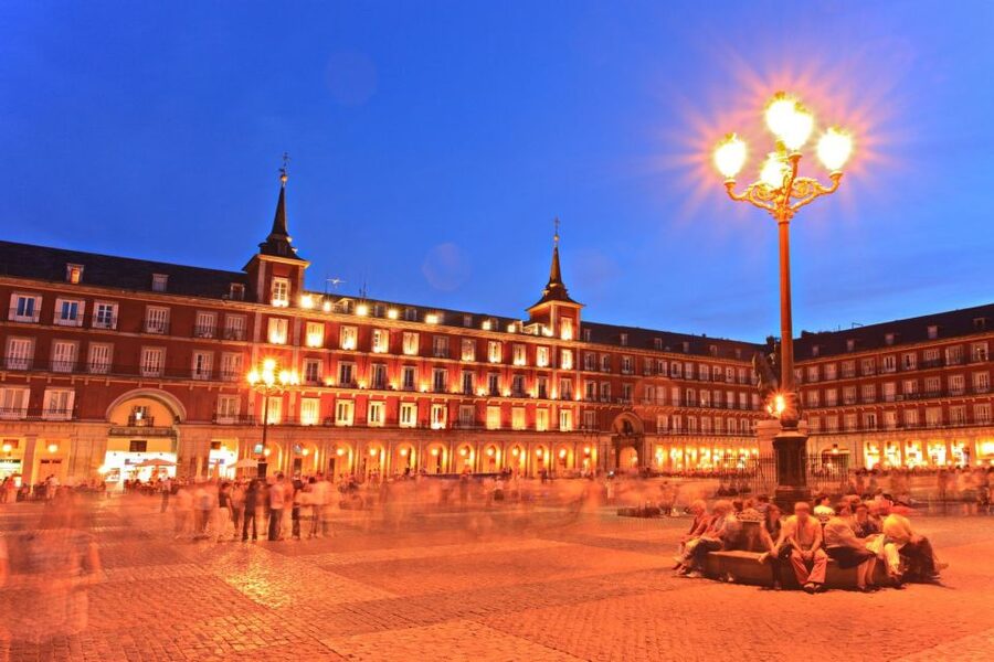 Madrid: Sunset Walking Tour with Optional Flamenco Show - Flamenco Show Upgrade With Dinner: When It’s Worth Paying More