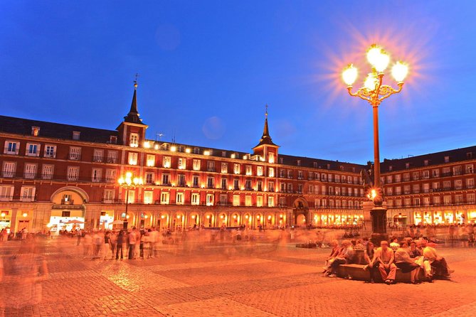Madrid Sunset Walking Tour with Optional Flamenco Show and Dinner - Madrid de los Austrias: The Old City Mood Between Stops