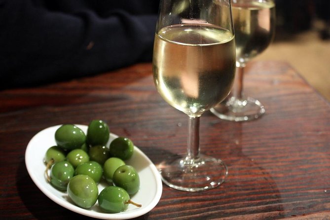 Madrid Tapas Experience Walking Tour - Group size, walking pace, and what to wear