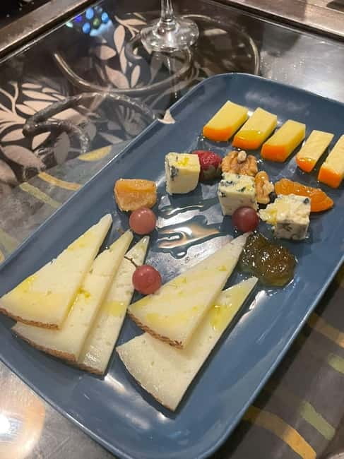 Madrid: Tapas & Wine Tour with Visit to a Rooftop - Gluten-free and vegetarian: not a side note here