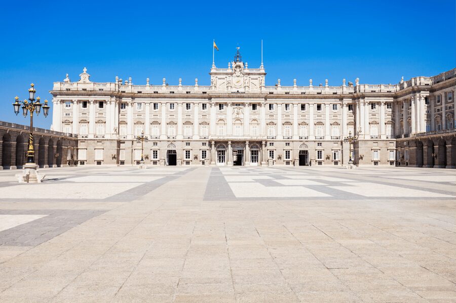 Madrid: The Royal Palace Skip-the-line Guided Tour - Itinerary in plain language: how the flow works around Ópera