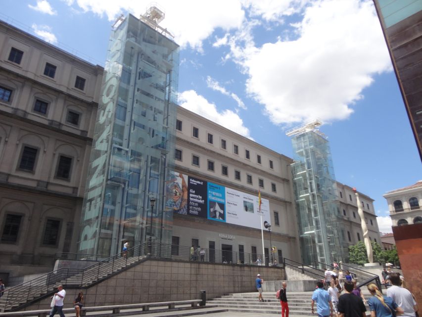 Madrid: Thyssen-Bornemisza & Reina Sofia Private Tour - Walking to the Reina Sofía: The Setting Matters