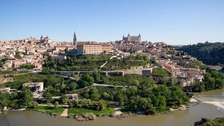 Madrid: Toledo and Segovia Tour with Alcazar and Cathedral - Segovia Afternoon: Aqueduct First, Then Cathedral Streets
