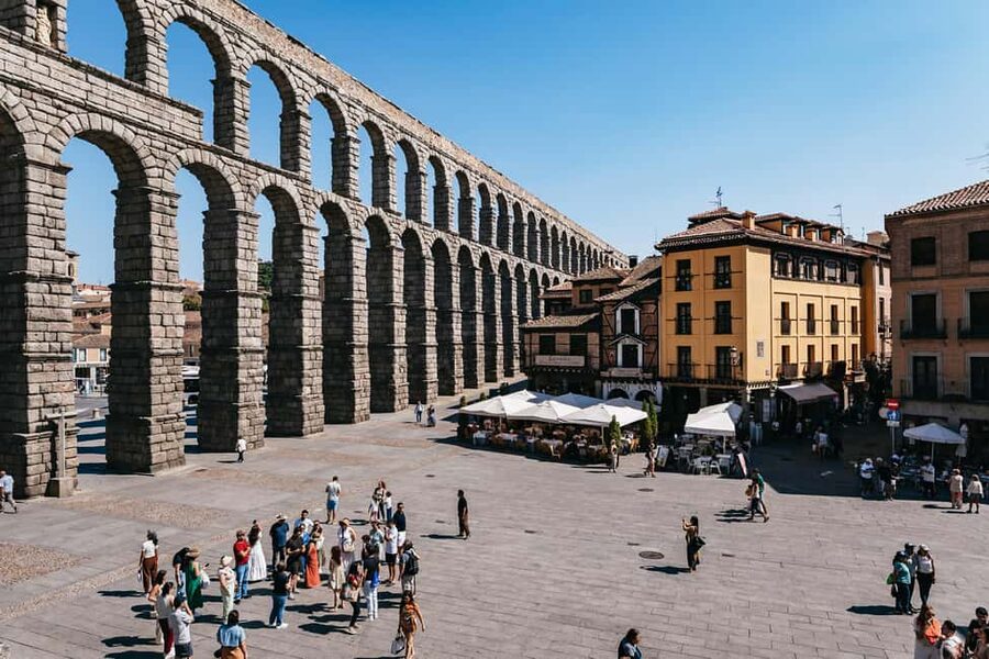 Madrid: Toledo & Segovia Tour w/ Cathedral, Alcazar & Lunch - Madrid to Castile and León in 11 hours: how the day is paced