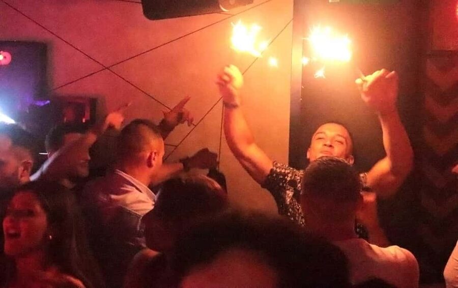 Madrid: Top Pub Crawl with Drinks and Free Nightclub Entry - The Night’s Rhythm: Welcome Drink, Ice Breaker, Then Bars
