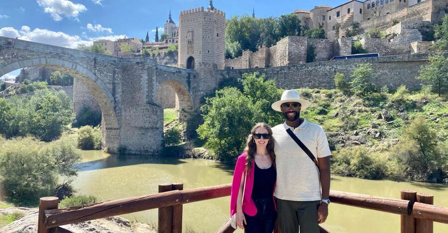 Madrid: Tour Toledo y Segovia, 8 destinos imprescindibles - Toledo first: bridge, plazas, and the cathedral area