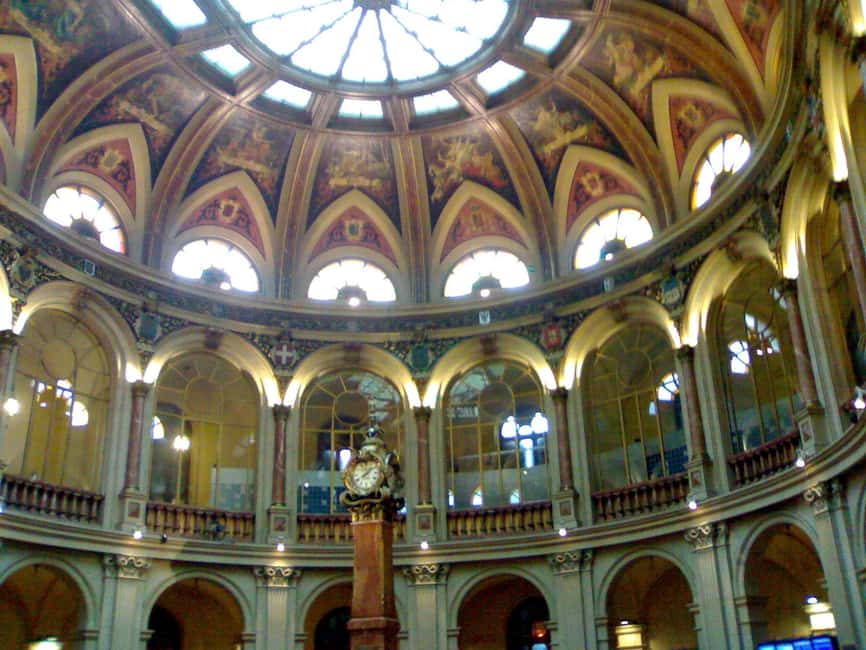Madrid: Tour with Tuk Tuk Zero: Bernabéu and the Golden Mile. 1h 15min - AZCA and the Madrid Stock Exchange: Where Madrid Shows Its Financial Side