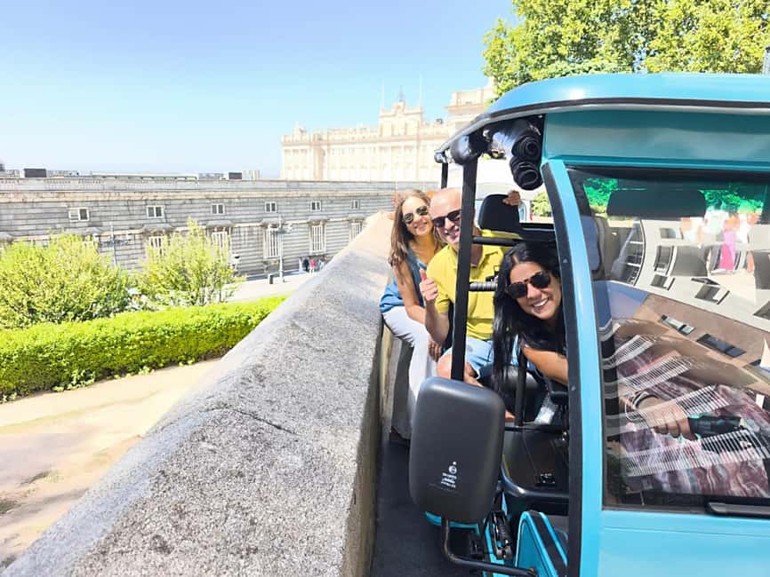 Madrid: Tour with Tuk Tuk Zero: Bernabéu and the Golden Mile. 1h 15min - Plaza de la República Argentina and the Walk Toward Luxury: El Viso and Diplomatic Madrid