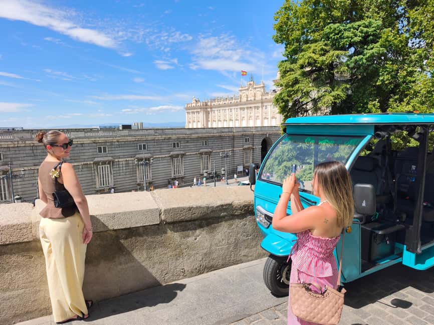 Madrid: Tour with Tuk Tuk Zero: The Best of Madrid in 2h 15min - The financial heart: Bolsa building area and city power