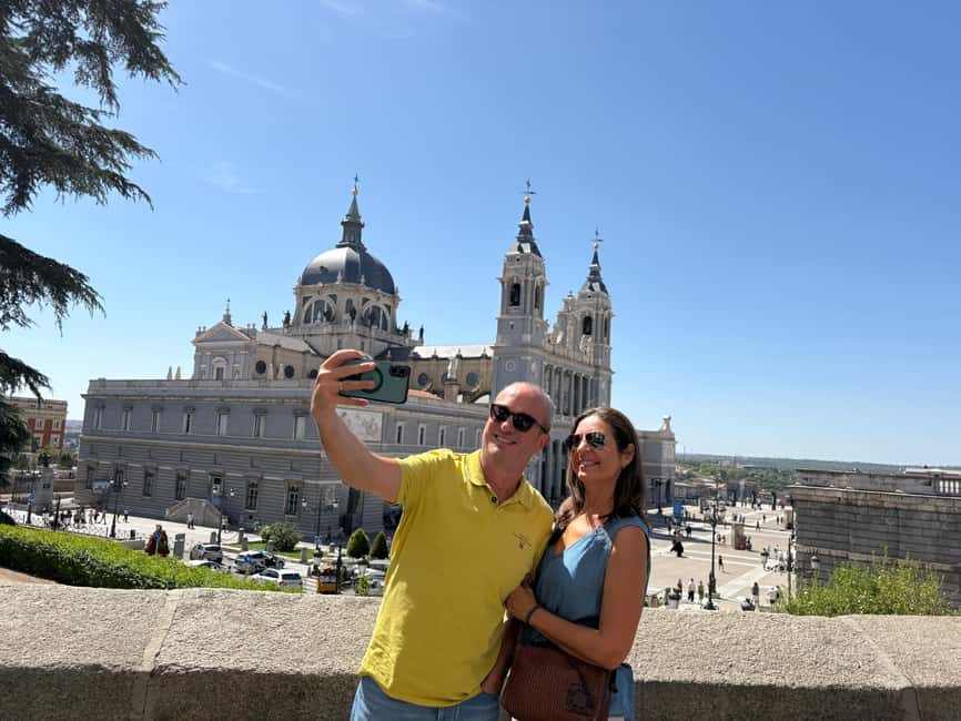 Madrid: Tour with Tuk Tuk Zero: The Best of Madrid in 2h 15min - Where you meet: Neptune Fountain, easy access, easy start