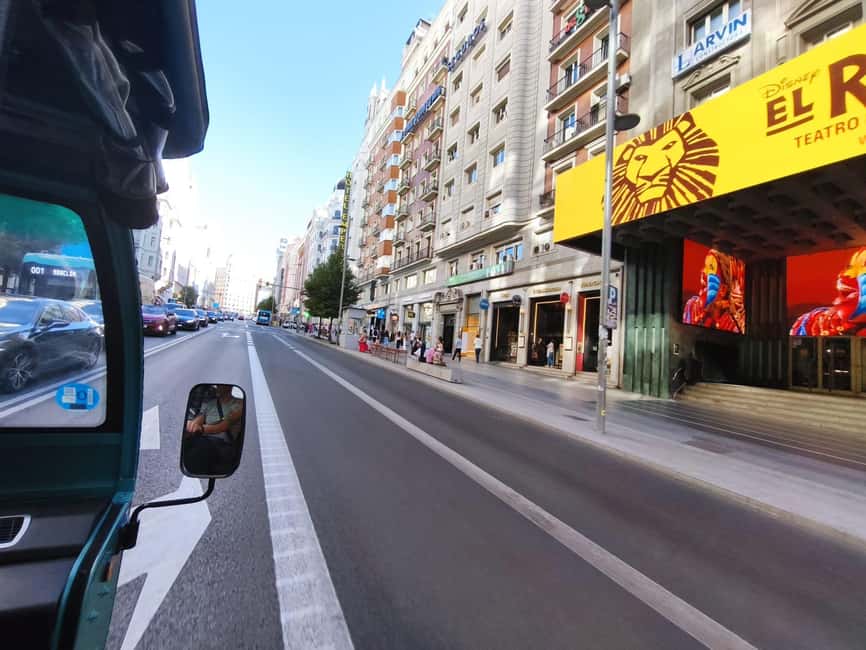 Madrid: Tuk Tuk Tour of the Historic Heart and Gran Vía. 1h 15min - Neptune Fountain and Plaza de Santa Ana: the day’s tone-setters
