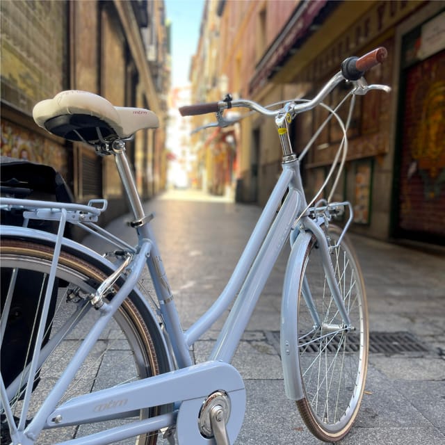 Madrid: Vintage Bike Rental with Tourist Map - Meeting at BiziTour Near Retiro Park: Getting Started Smoothly