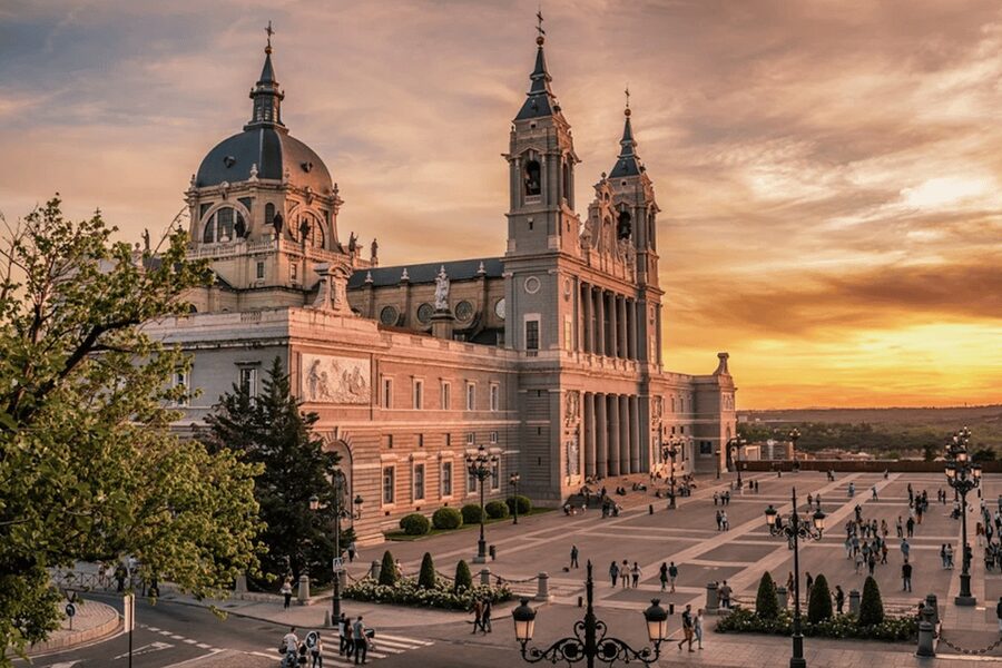 Madrid: VIP Prado Museum & city highlights with Hotel pickup - Debod Temple to Parque del Oeste: 2200 years brought to Madrid