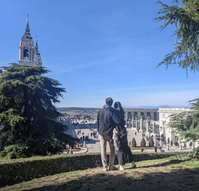 Madrid: Welcome to Madrid Guided Walking Tour - Royal Palace area ending: a smart finish point for your next move