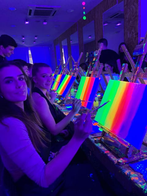 Madrid: Wine Gogh Glow Academy Paint and Sip Classes - FAQ