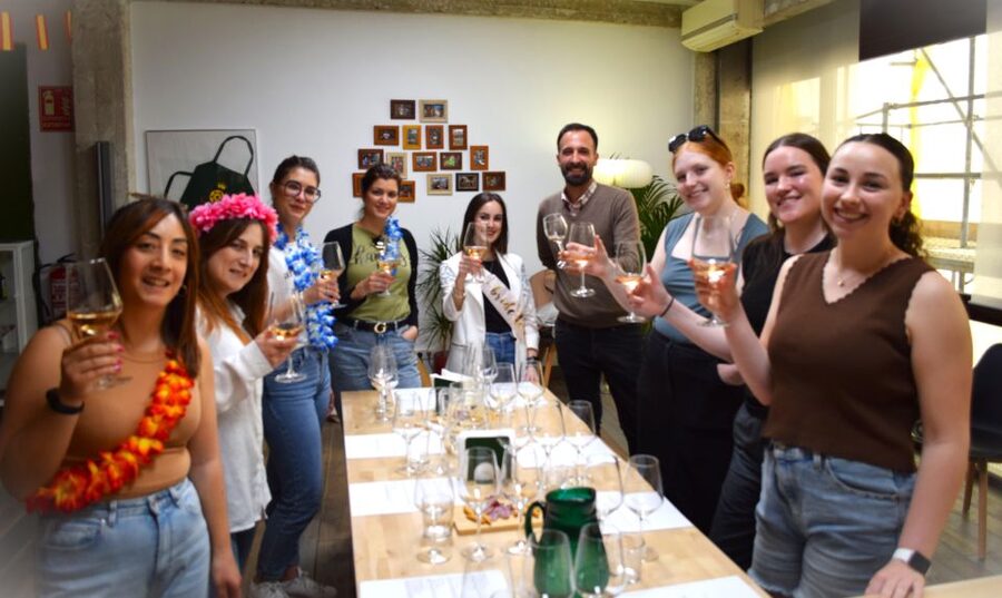 Madrid: Wine Tasting Experience with 4 Spanish Wines - Finding the place when you’re already in central Madrid