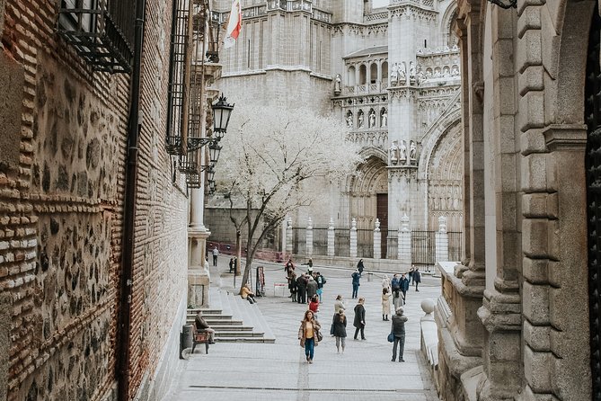 Magical Toledo - Half Day Trip from Madrid with culinary tasting - Santo Tomé and the tasting: marzipan and cheeses