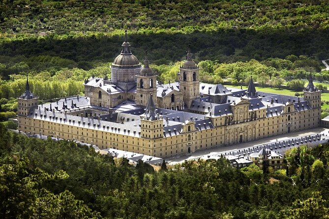 Magnificent El Escorial and Unique Segovia - El Escorial’s monastery and library: Felipe II’s Spain in one complex