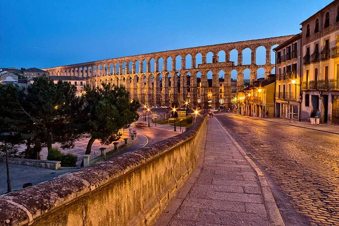 Magnificent El Escorial and Unique Segovia - Segovia in 3 hours: aqueduct, Alcázar, and the last Gothic cathedral
