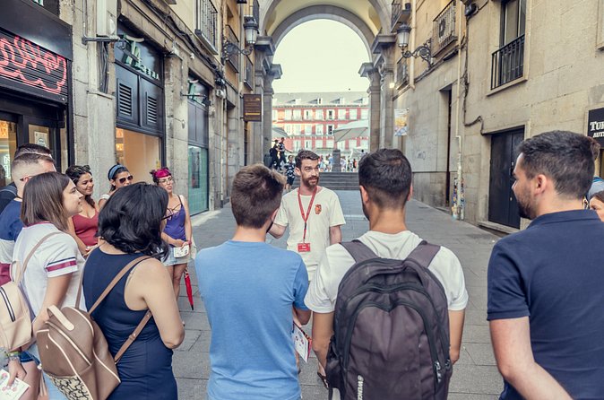 Majestic Madrid Walking Tour - Edificio Metropolis: reading an iconic façade like a local