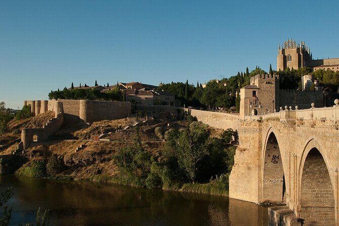 Monumental Toledo! Guided tour from Madrid with the Cathedral - The Luxury Bus Ride: Comfort Is Part of the Experience