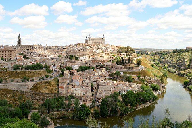 Monumental Toledo! Guided tour from Madrid with the Cathedral - Santa María la Blanca: A Synagogue Interior Visit