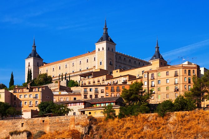 Monumental Toledo! Guided tour from Madrid with the Cathedral - Start Smart: Meeting Point and Getting Ready for a Long City Day