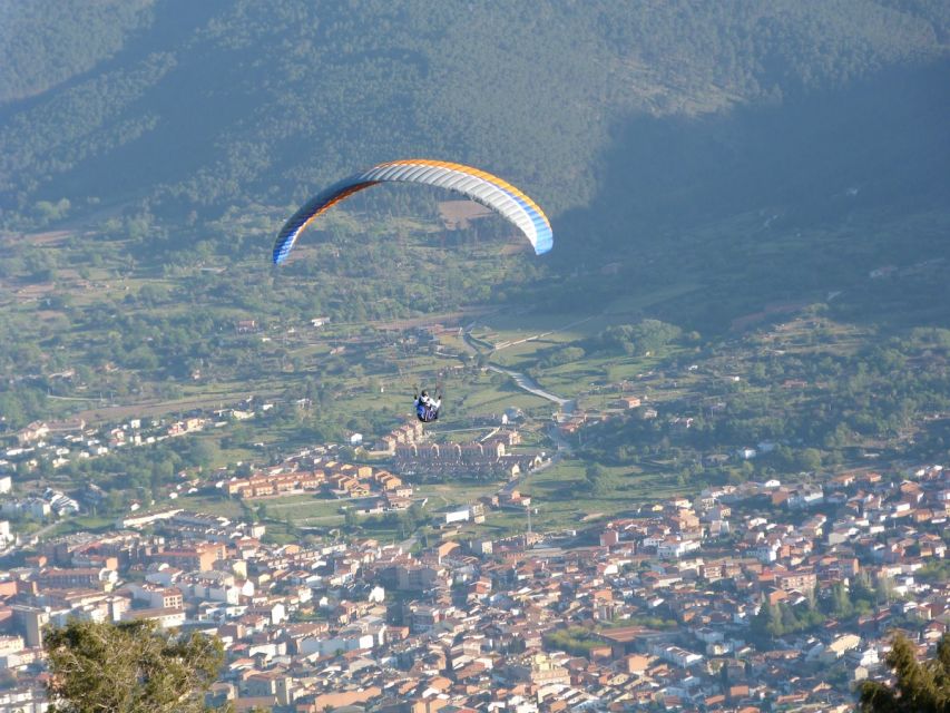 Paragliding Tandem Flight from Madrid - Gear and clothing: what’s provided and what you should bring