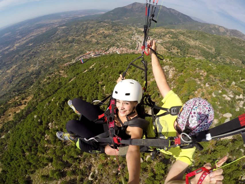 Paragliding Tandem Flight from Madrid - Meeting at Avenida del Mediterráneo 28, then heading 90–100 km out