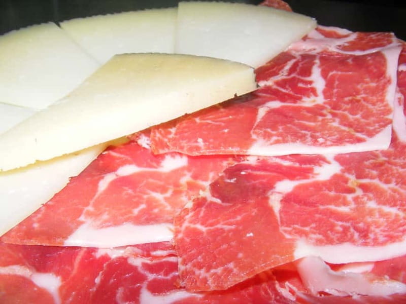 Personalised Traditional Madrid Night Tapas and Drinks Tour - A quick culture walk to Plaza de Santa Ana