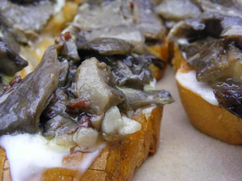 Personalised Traditional Madrid Night Tapas and Drinks Tour - Stop 3: more tastings, more wine talk, longer bar time