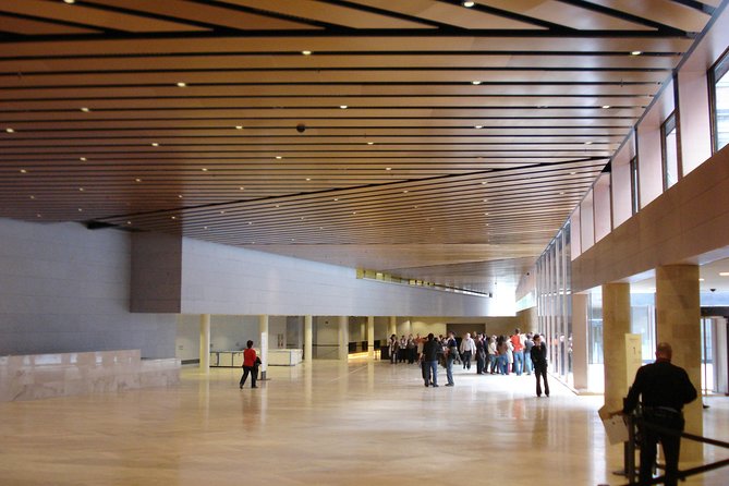 Prado Museum Private Tour in Madrid - Entering the Prado: skip-the-line time and smart meeting logistics